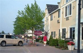  Court Plaza Inn & Suites of Mackinaw  Мэйкинау Сити